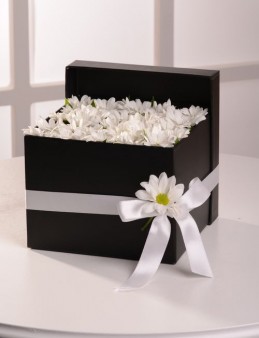 Beyazın Gizemi Kutuda Çiçek çiçek gönder