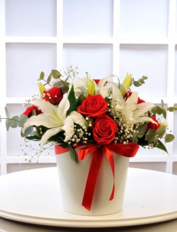 Bu Çiçekte Aşk Var Aranjmanlar çiçek gönder