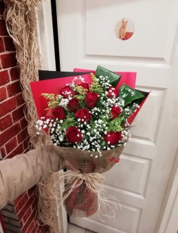 Kırmızı Gül Buketi Butik Tasarım Buketler çiçek gönder