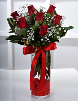 Bir Tutam Aşk 7 Kırmızı Gül Çiçek Arajmanı  çiçek gönder