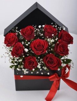 Siyah Kutuda 9 Kırmızı Gül Kutuda Çiçek çiçek gönder