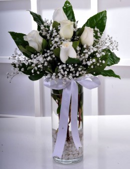 Gülen Gözler Camda 5 Beyaz Gül Aranjmanlar çiçek gönder
