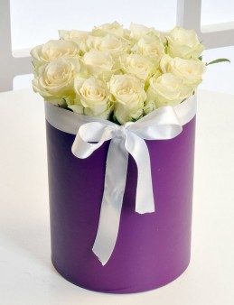 Deniz ve Mehtap Beyaz Güller Kutuda Çiçek çiçek gönder