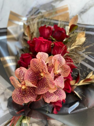 Vanda Valentina Buketler çiçek gönder