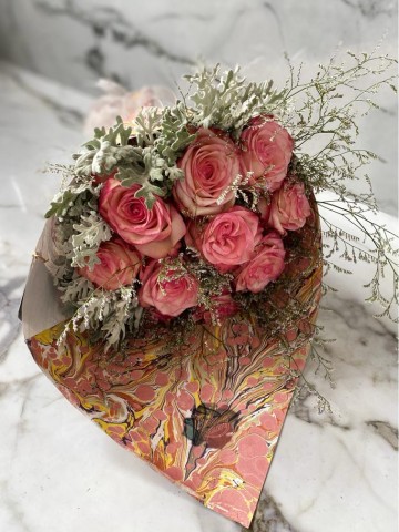 Ebru Sanatlı Pembe Degrade güller (Exclusive Collection) Buketler çiçek gönder
