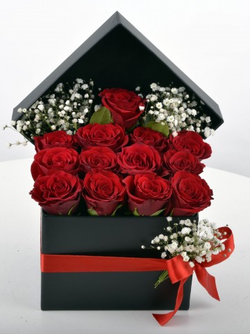 Siyah İnci 13 Kırmızı Gül Kutuda Çiçek çiçek gönder