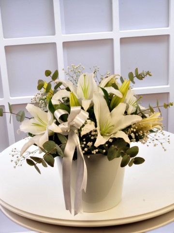 Beyaz Lilyumlar Aranjmanlar çiçek gönder