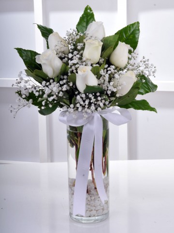 Vazoda 7 Beyaz Gül Aranjmanlar çiçek gönder