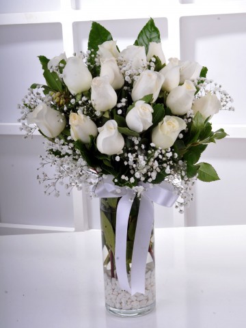 Hayalden Gerçeğe 17 Beyaz Gül Aranjmanlar çiçek gönder
