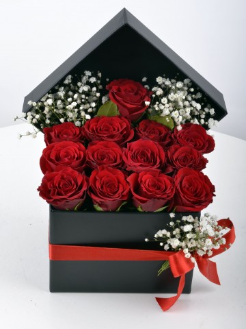 Siyah İnci 13 Kırmızı Gül Kutuda Çiçek çiçek gönder