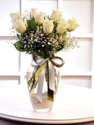 Beyazın Saflığı Aranjmanlar çiçek gönder