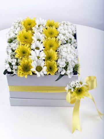 Özel Kutuda Kır Çiçekleri Kutuda Çiçek çiçek gönder