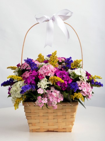 Çiçekçi Sepetinde Kır Çiçeği Arajmanı Aranjmanlar çiçek gönder