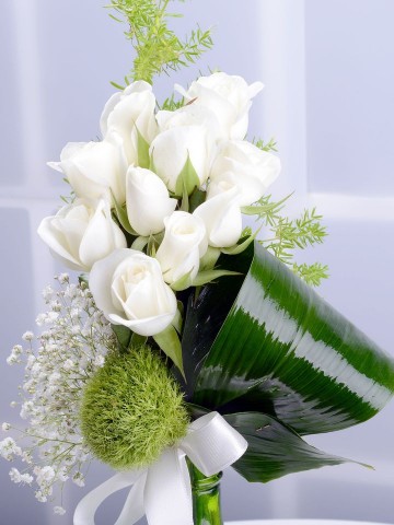 En Güzel Hikayem Beyaz Güller Aranjmanlar çiçek gönder