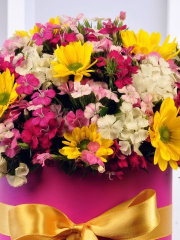 Baharın Gelişi Kutuda Çiçek çiçek gönder