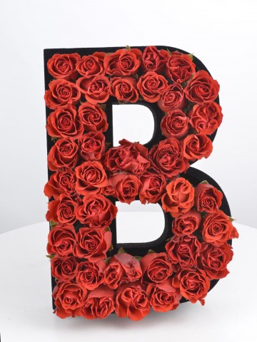 Çılgın Aşk Kişiye Özel Kırmızı Güllerden Harf Harfli Çiçek çiçek gönder