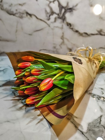 Sade Taptaze Lale Buketler çiçek gönder