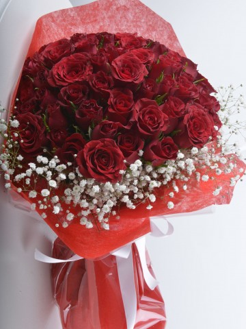 Aşkta Sıcak Bir Esinti 101Adet  Kırmızı Gül Buketi. Buketler çiçek gönder