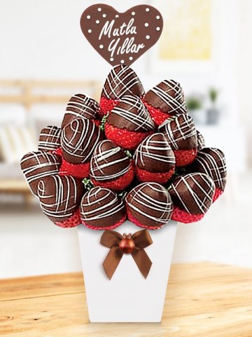 Strawberry Dream Meyve Sepeti ve Çikolatalar çiçek gönder