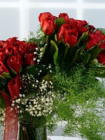 Mutluluğun Simgesi 50 Kırmızı Gül Aranjmanlar çiçek gönder