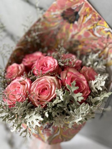 Ebru Sanatlı Pembe Degrade güller (Exclusive Collection) Buketler çiçek gönder